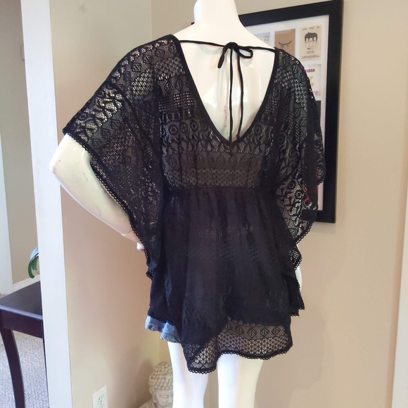 Women's Black Lace Coverup - Picture 3 of 6